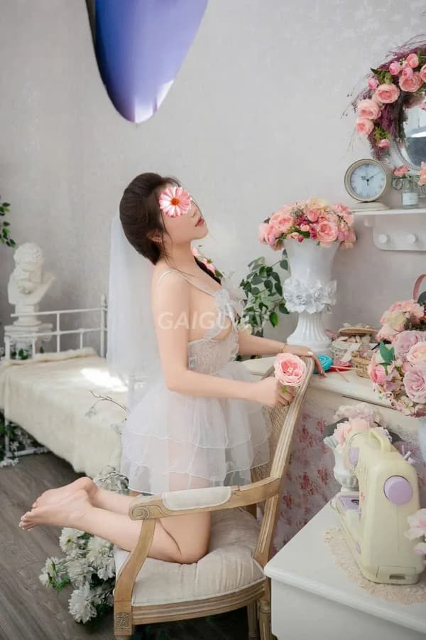 Hotgirl da trắng mịn dáng ngon chiều khách nhiệt tình 3