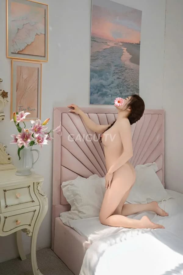 Hotgirl da trắng mịn dáng ngon chiều khách nhiệt tình 9