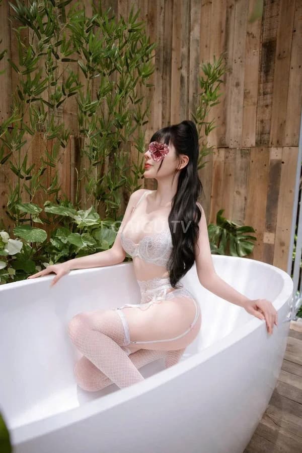 Vi Milk xinh sang quyến rũ ngay từ ánh nhìn đầu 11