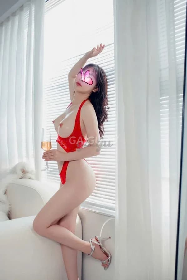 Hải Tú xinh sang quý phái phục vụ nhẹ nhàng tình cảm 8