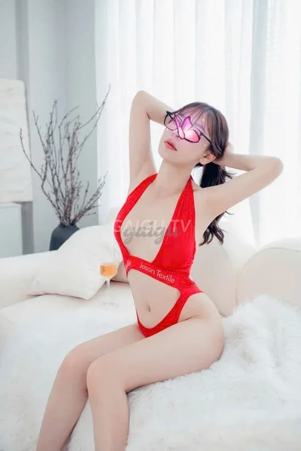 Hải Tú xinh sang quý phái phục vụ nhẹ nhàng tình cảm 6