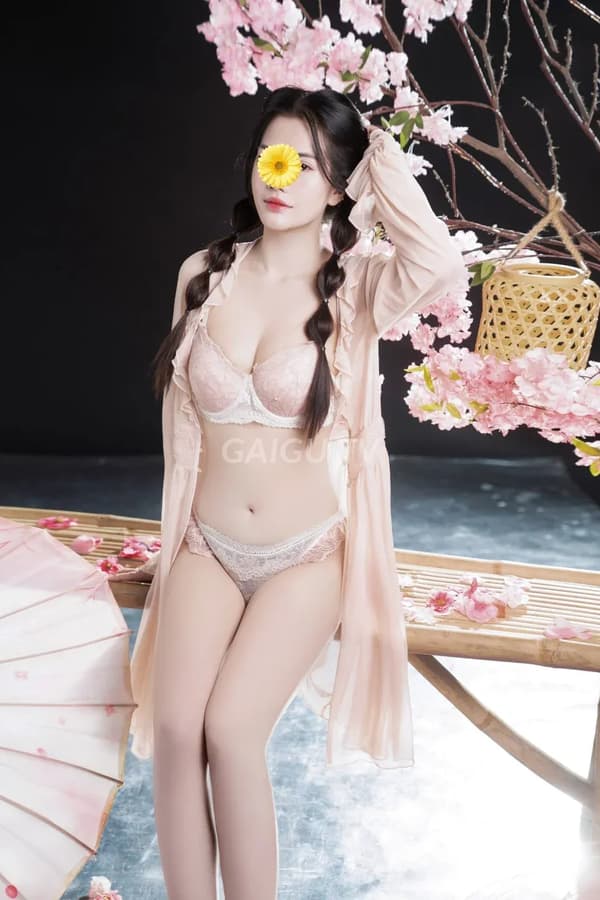 Lucky xinh dễ thương ngại ngùng nhiệt tình phục vụ 2