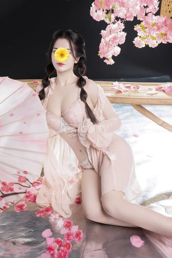 Lucky xinh dễ thương ngại ngùng nhiệt tình phục vụ 5