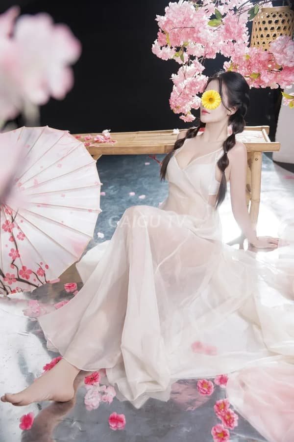 Lucky xinh dễ thương ngại ngùng nhiệt tình phục vụ 6