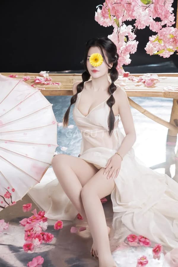 Lucky xinh dễ thương ngại ngùng nhiệt tình phục vụ 7