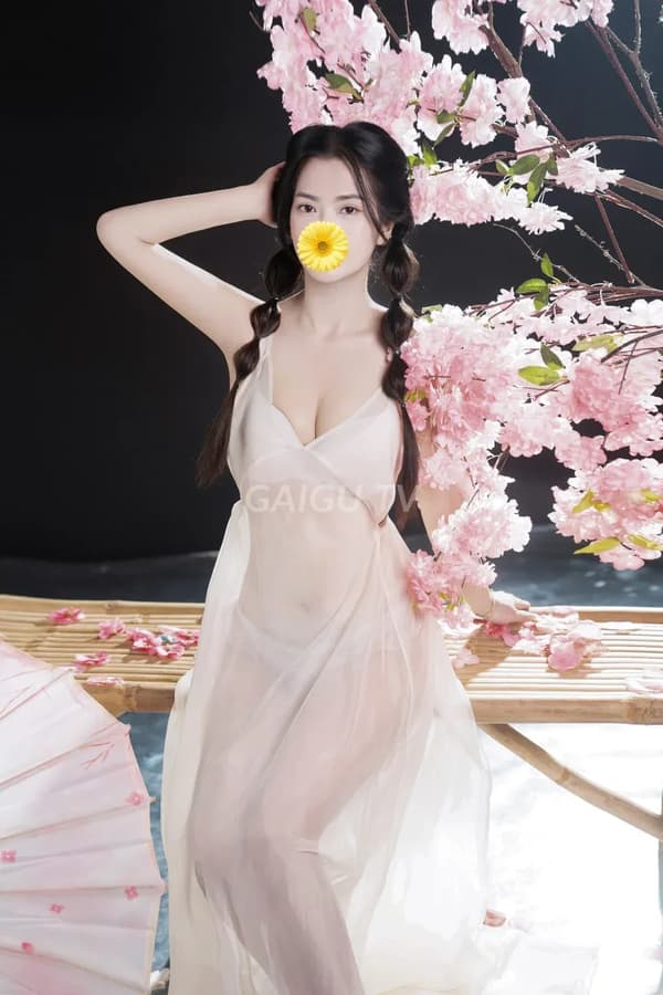 Lucky xinh dễ thương ngại ngùng nhiệt tình phục vụ 9