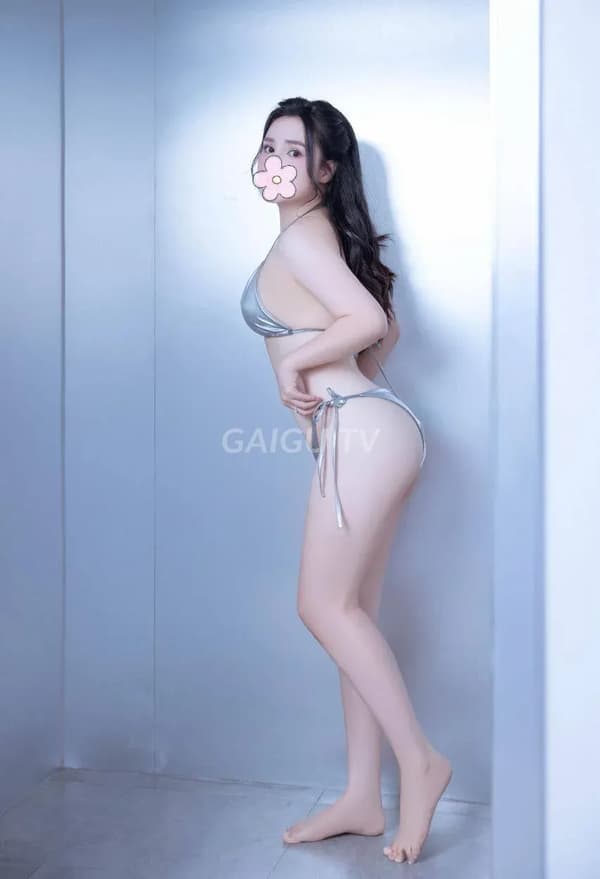 Minh Anh xinh xắn dáng chuẩn ngoan ngoãn chiều anh em hết mình 4