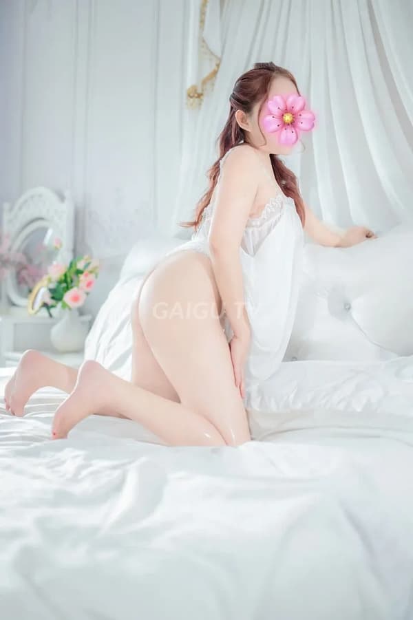 Tuyết Lan cực kỳ chiều khách 11