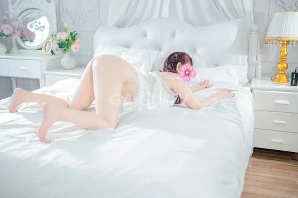 Tuyết Lan cực kỳ chiều khách 13
