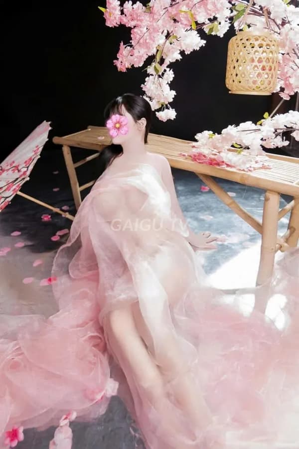 KHẢ VY XINH DÂM NON TƠ BÍM KHÍT PHỤC VỤ – Củ Chi, Sài Gòn, BJ, C.I.A, 18 tuổi, 15