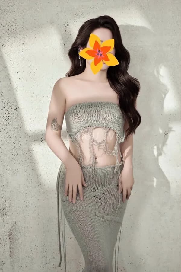 Tuyết Nhi sexy quyến rũ nhẹ nhàng tình cảm chiều khách say đắm 13