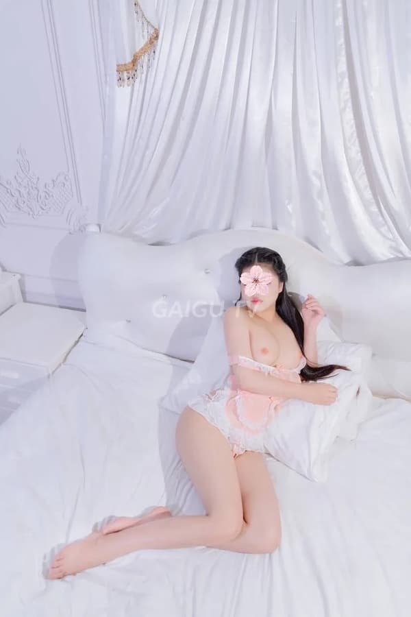 Diệu Linh nhiệt tình chiều khách như người yêu 16
