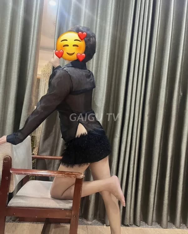 Ý Anh nhiệt tình chiều khách nhẹ nhàng như người yêu 6
