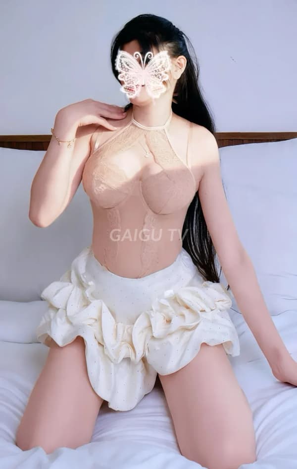 Xinh xắn dáng hot eo chuẩn mông cong Kim 4