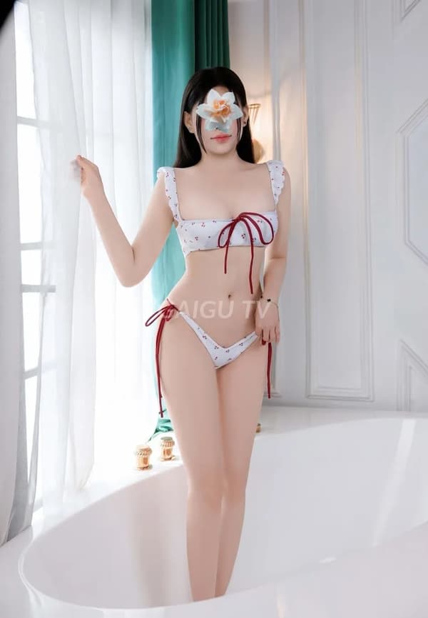 Hotgirl xinh đẹp khó tính mới về Tuyết An 2