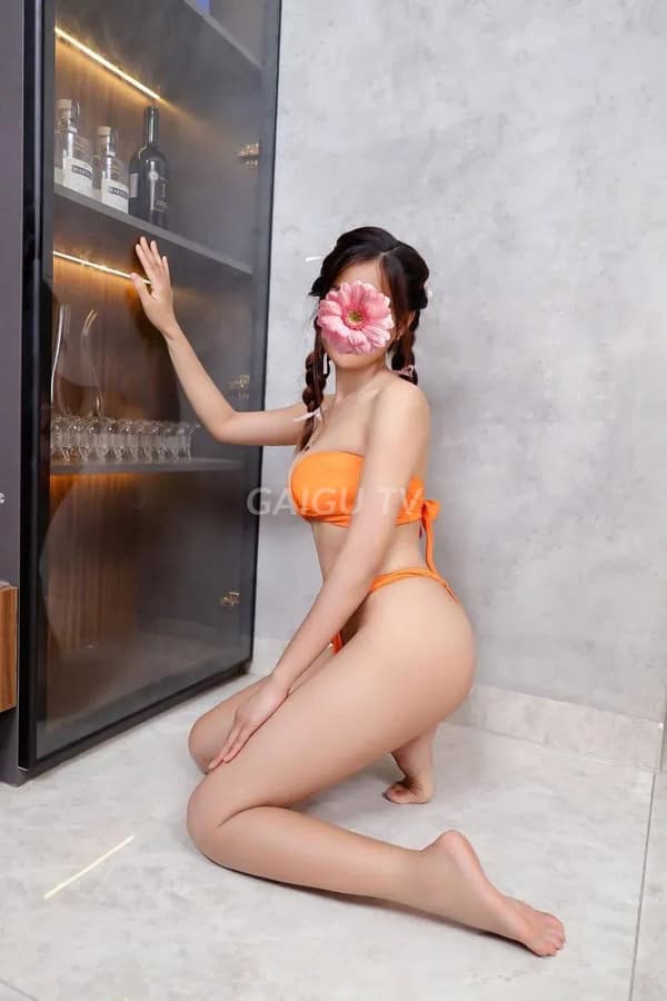 Huyền Tân Uyên Bình Dương 400k 18