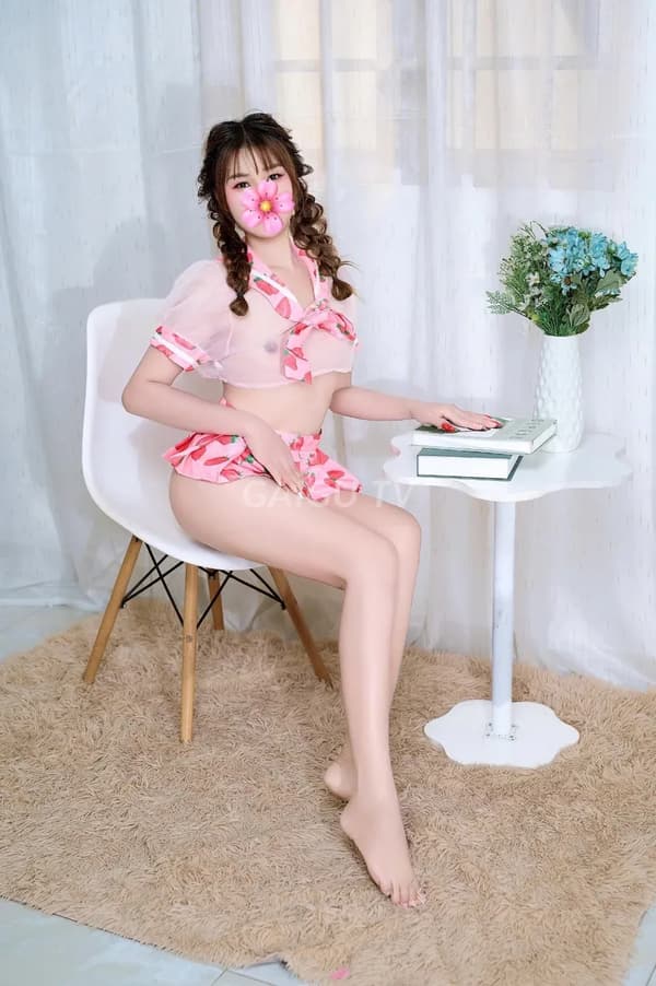 Hotgirl My dáng chuẩn ngọt ngào phục vụ nhẹ nhàng 16