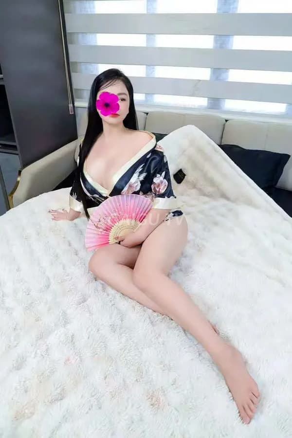 Hàng Rạch Giá: GÁI DÂM THẢO MI BODDY GỢI CẢM KHUÔN MẶT giá 300k 8