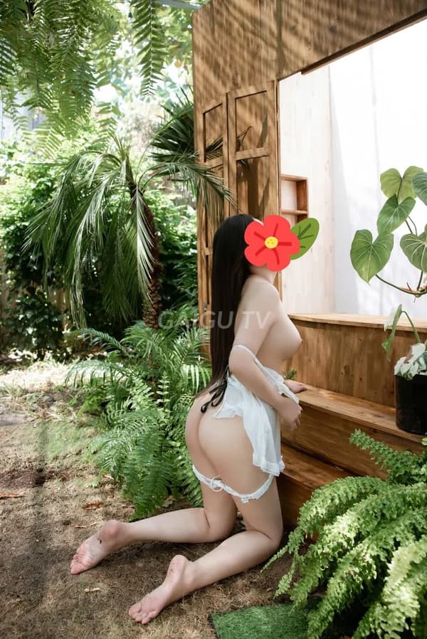 Vy Vy da trắng dáng chuẩn phục vụ nhiệt tình 12