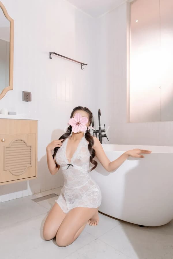 Vy An mặt dễ thương da mịn màng phục vụ nhiệt tình 4