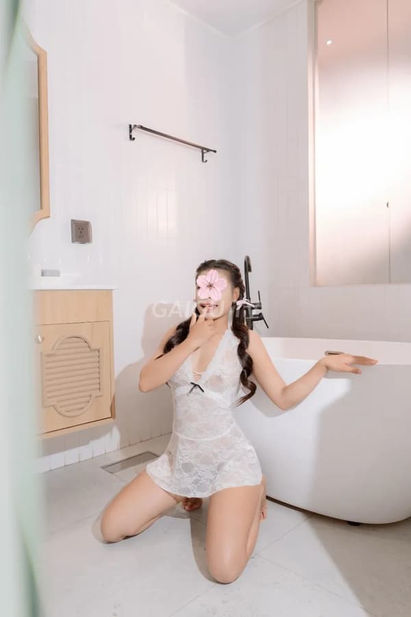 Vy An mặt dễ thương da mịn màng phục vụ nhiệt tình 3