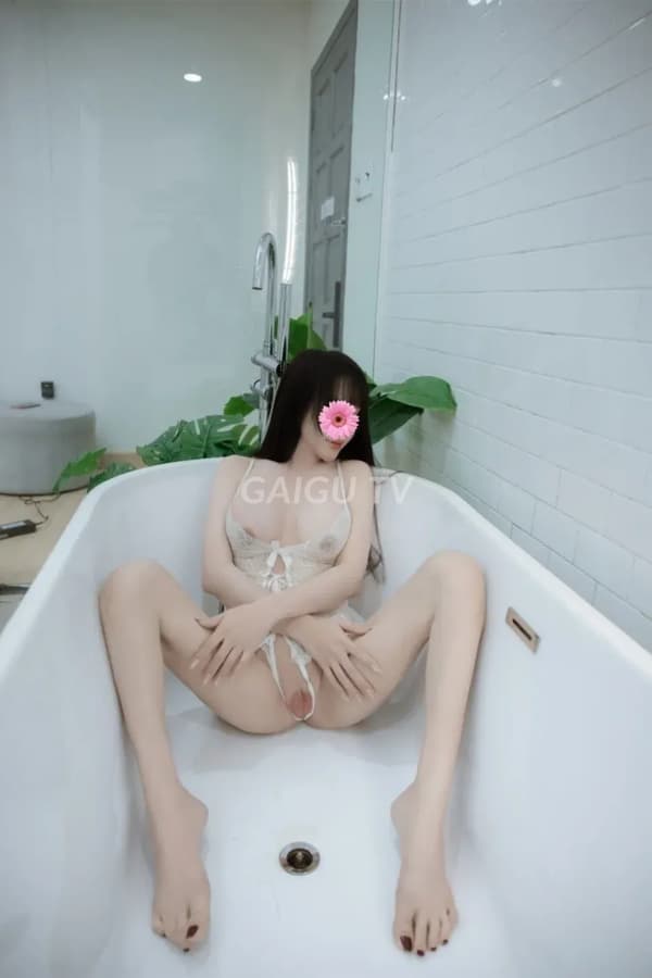 Kim Yến Gái xinh chiều khách, làm tình – Thuận An, Bình Dương, BJ, Hôn môi, 27 8