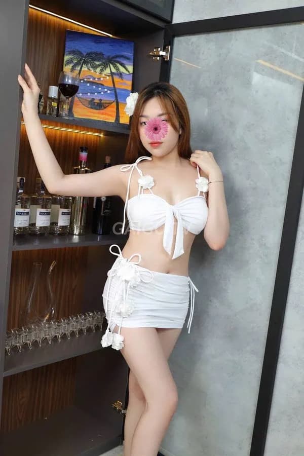 Huyền Anh Long Biên 22t hàng real da trắng 500k 6