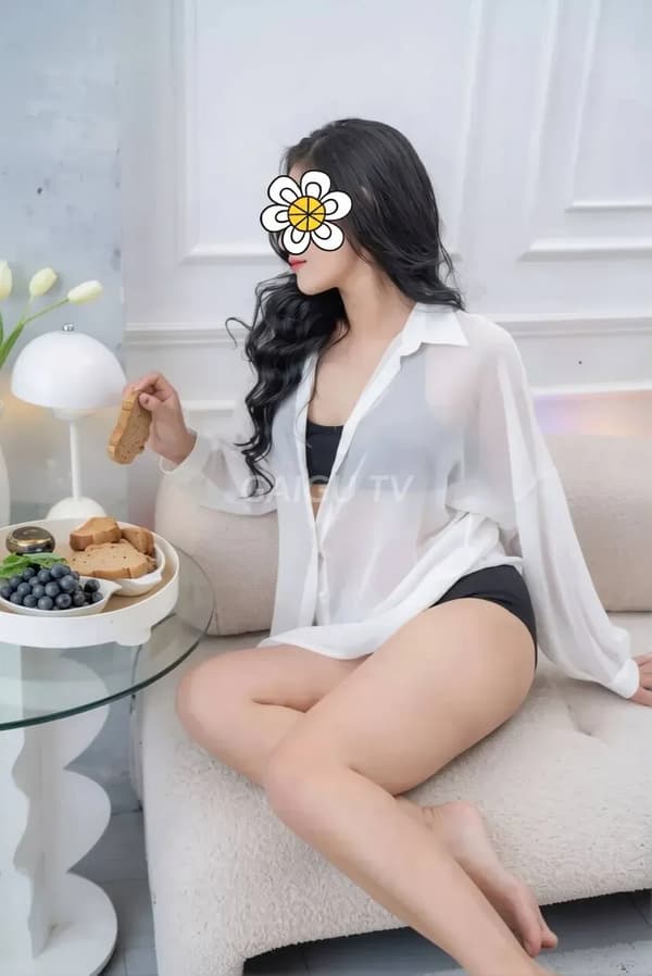Tuệ Nhi chân dài dáng mẫu nhiệt tình như người yêu 8