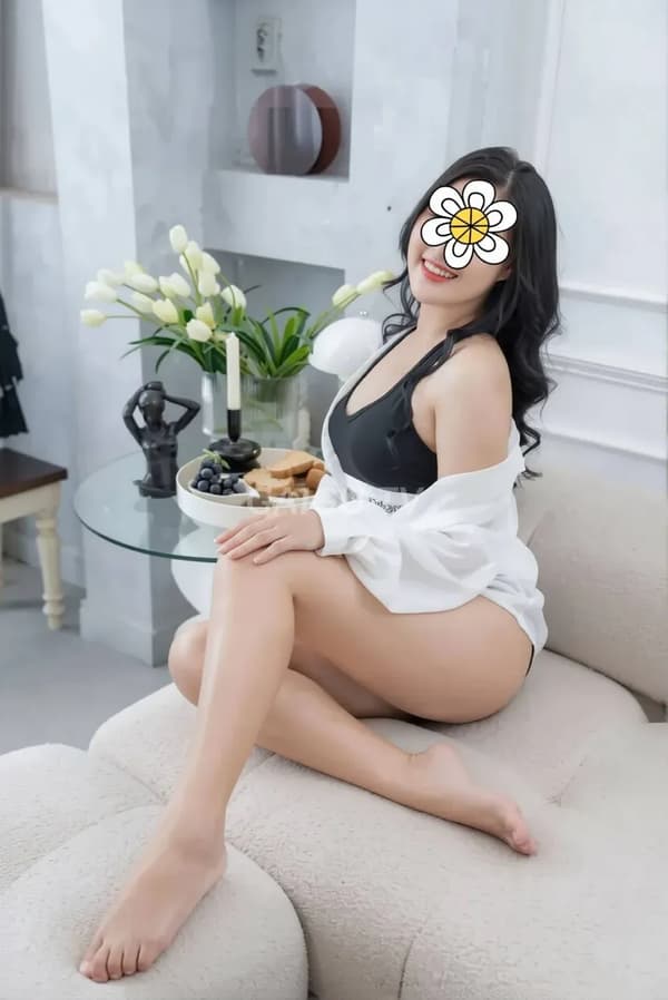 Tuệ Nhi chân dài dáng mẫu nhiệt tình như người yêu 13