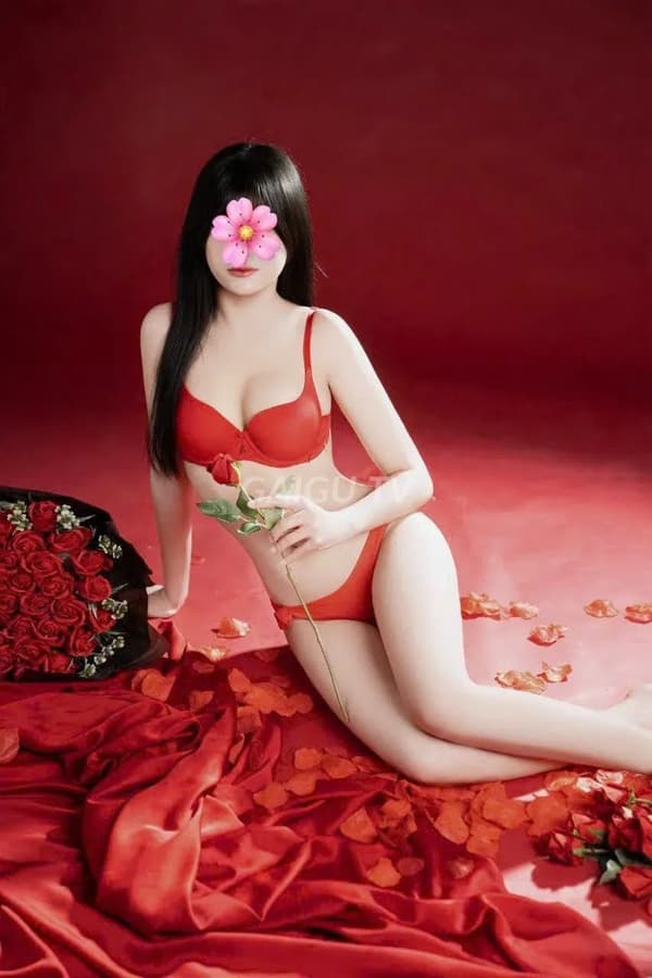 Kiều nữ body nuột nà nóng bỏng Hân 10