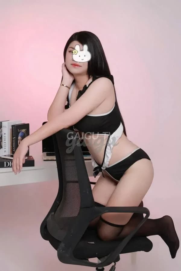 Dâu Tây da trắng dáng chuẩn chiều khách nhiệt tình 6