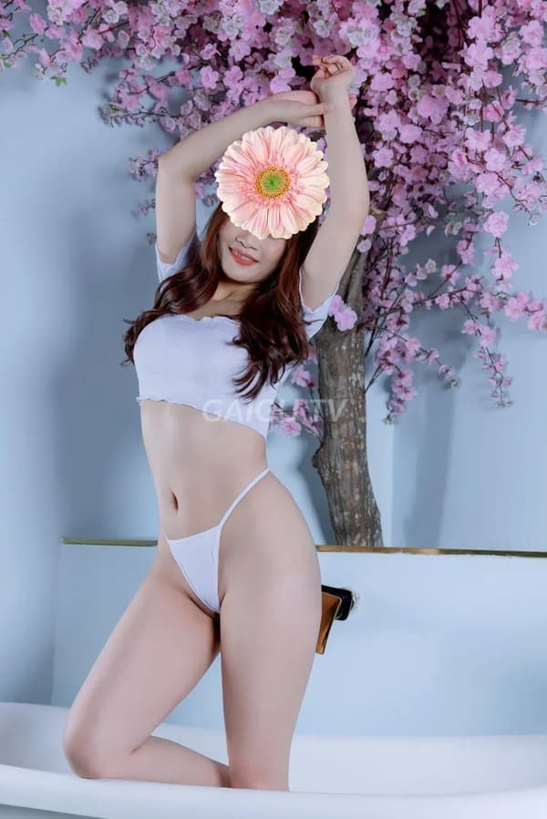 Em Thiên Ân xinh đẹp dáng nhỏ nhắn nhẹ nhàng như người yêu 4