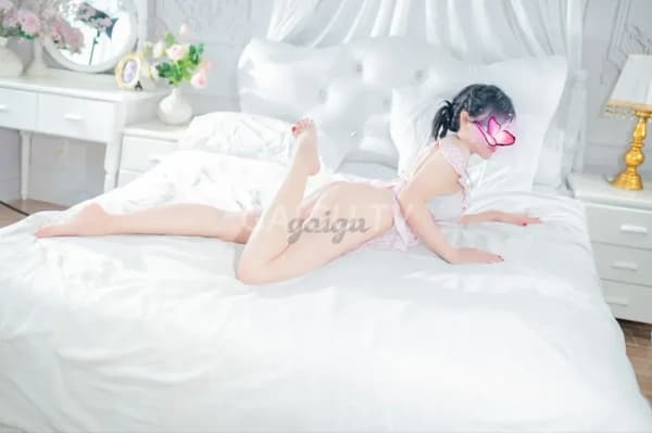 Quyên Quyên dậm đãng như người yêu thật sự 16