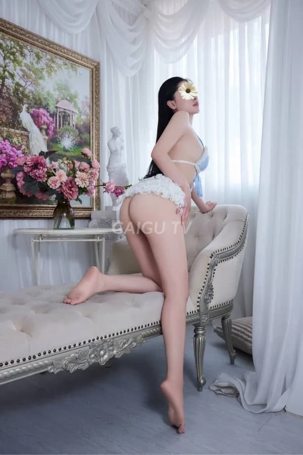 Hotgirl nhẹ nhàng chiều khách hết mình 3
