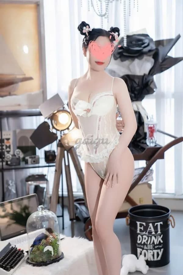 Gái miền Tây mặt xinh dáng chuẩn chiều khách Hà My 12
