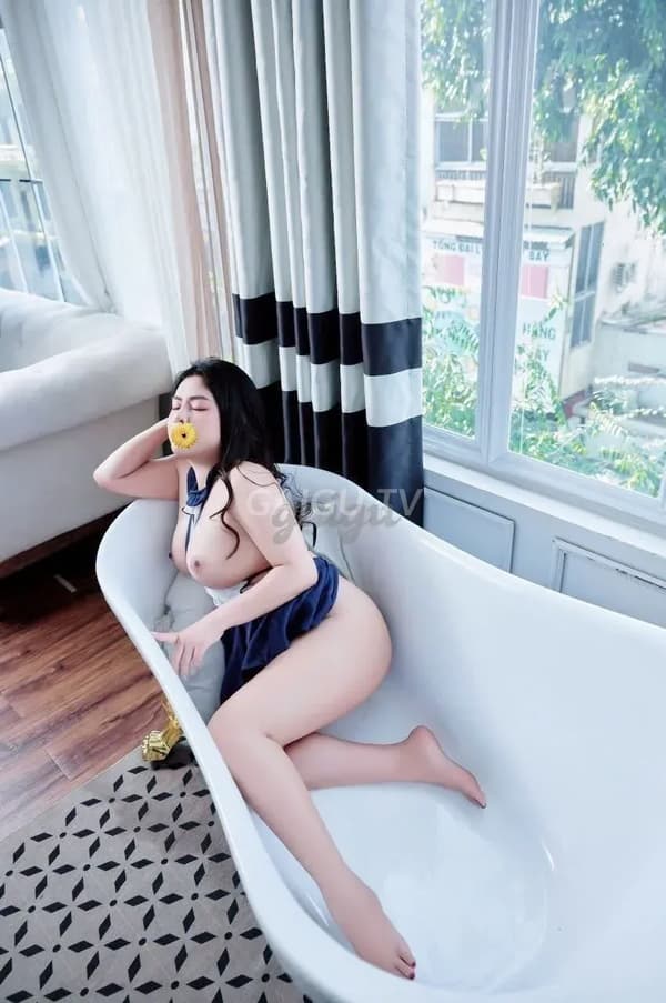 Vy Vy nhẹ nhàng chiều khách 8
