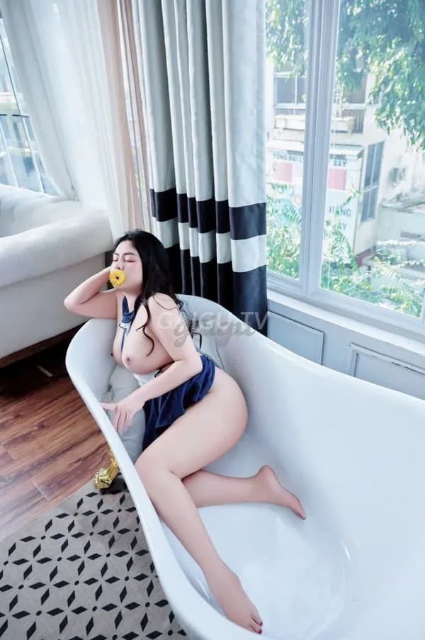 Vy Vy nhẹ nhàng chiều khách 5
