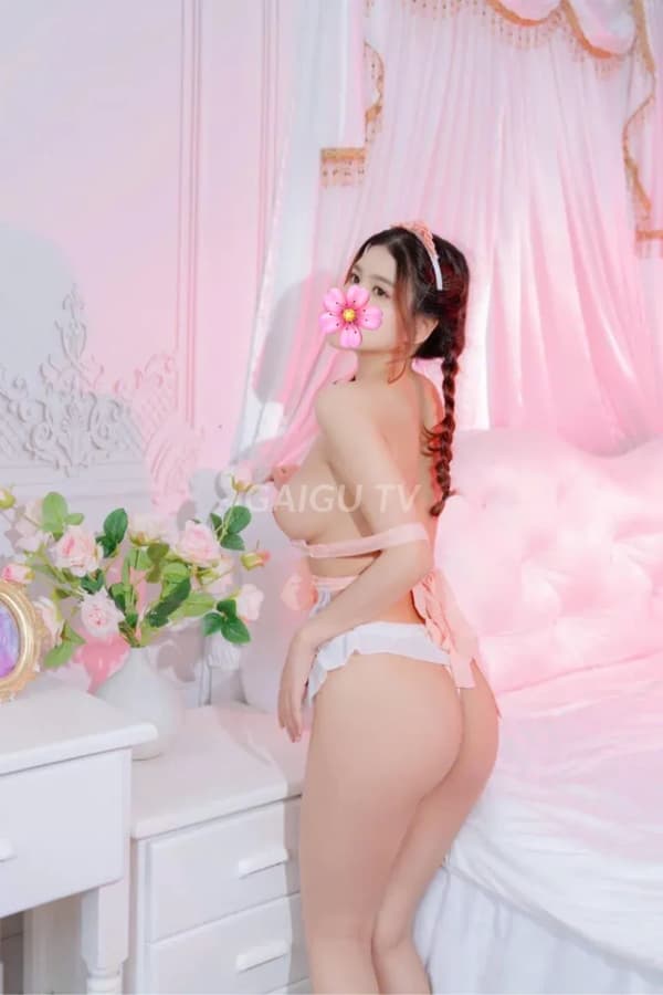 Thảo Nhi xinh dáng chuẩn phục vụ nhẹ nhàng như người yêu 17