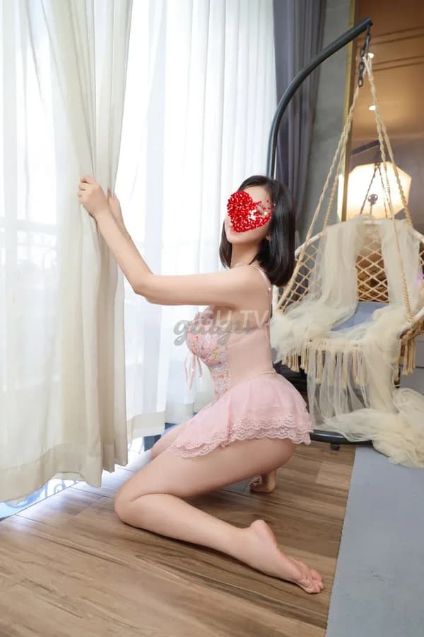 Bé Bài Có vú to thật ngọt ngào chiều khách 8