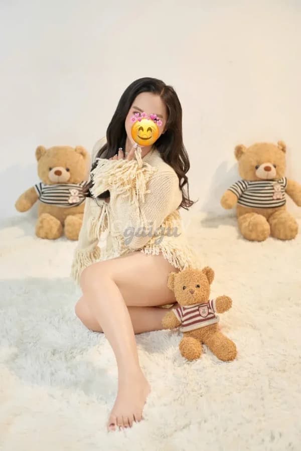 Bạch Tuyết xinh xắn nhẹ nhàng chiều khách như người yêu 6