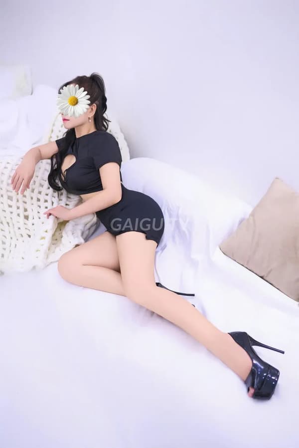 Quỳnh Nga Hoàng Mai 300k dáng nhỏ ngọt ngào 6