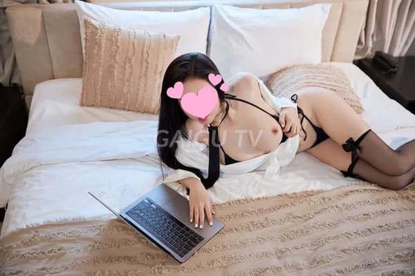 Vú bự xinh đẹp nóng bỏng nhiệt tình như người yêu Bự Xuka 9