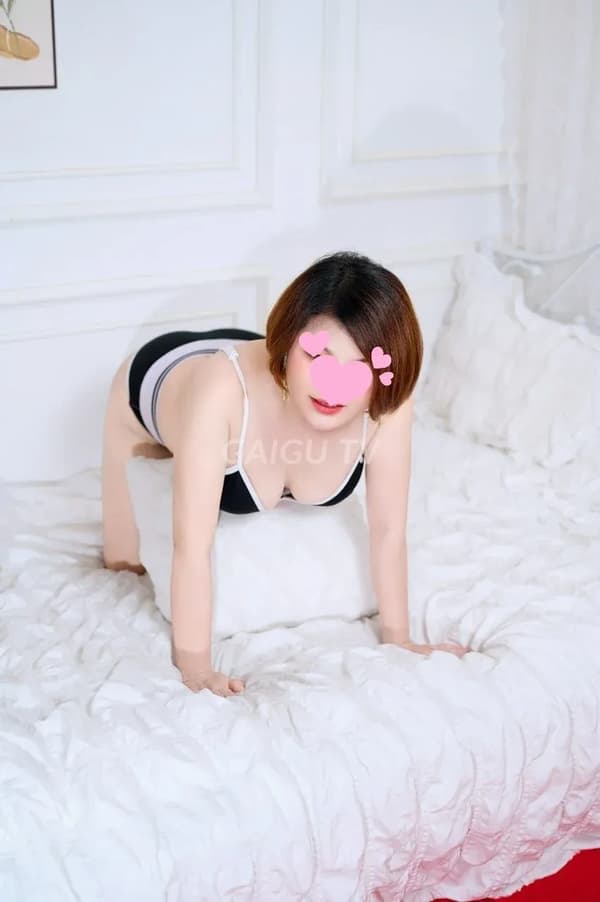 Triệu My cặp vú bự mềm mại mông to tròn phục vụ nhiệt tình 2