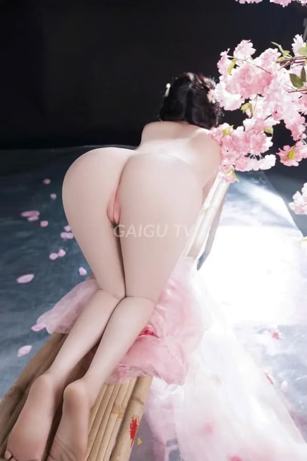 Vy Gương xinh xắn dáng dây ngực to mông cong nhẹ nhàng như người yêu 11