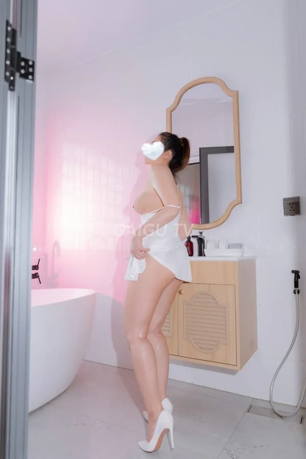 V I Bình Tân 300k em gái dịu dàng quyến rũ 15