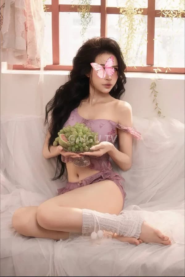 Hotgirl da trắng dáng cực bốc lửa Linh phục vụ nhiệt tình 6