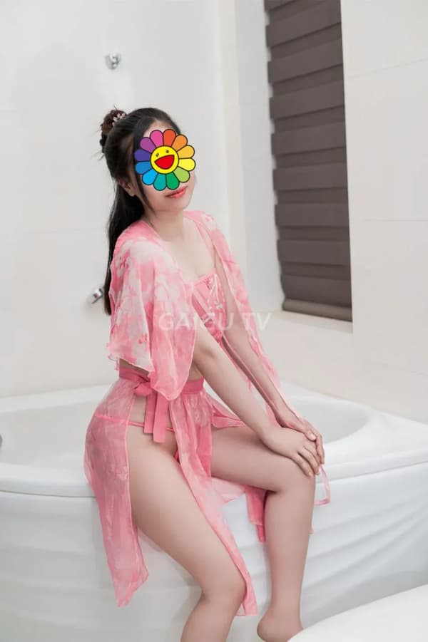 Thảo Tiên dịu dàng chiều khách 6