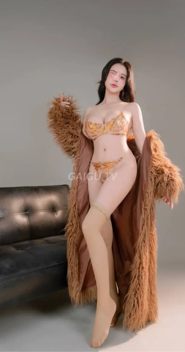 Hoa Lan hotgirl dáng model body gợi dục đầy đam mê 3