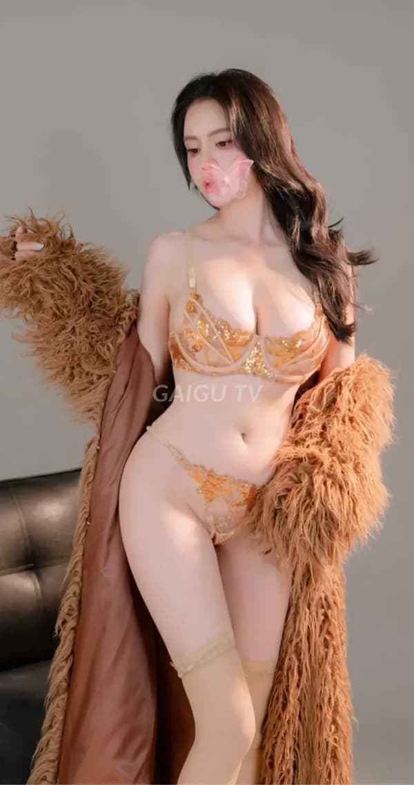 Hoa Lan hotgirl dáng model body gợi dục đầy đam mê 7
