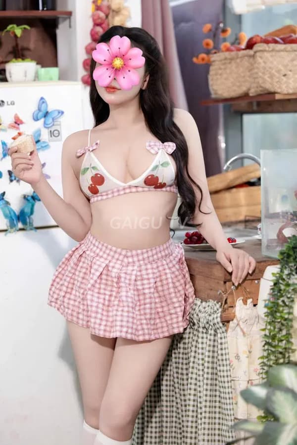 MINH CHÂU XINH DÂM LÀM TÌNH CHUYÊN – gái gọi Quận 1 giá 900k, BJ, Hôn vú, 27 9